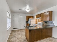 420 W Daws St photo'