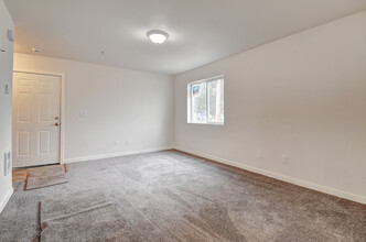 263 20th ave in Longview, WA - Building Photo - Interior Photo