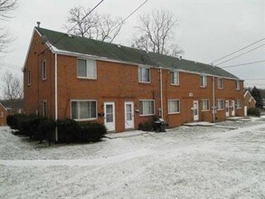 Century Townhomes in Clairton, PA - Foto de edificio - Building Photo