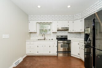 5508 Gallagher Dr in Greenwood, IN - Building Photo - Building Photo