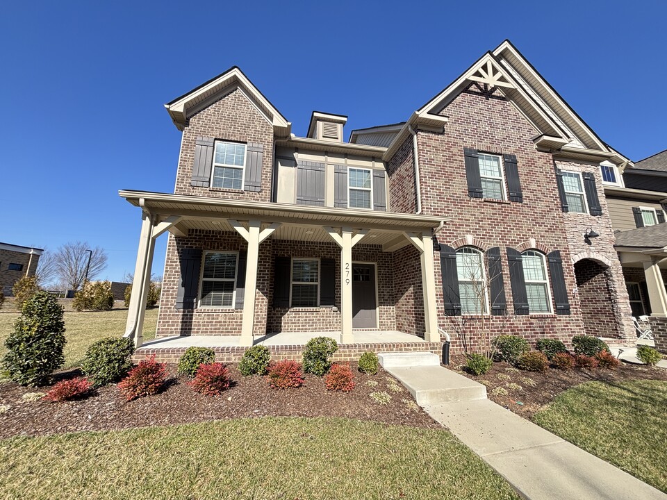 279 Claremont Ct in Gallatin, TN - Foto de edificio