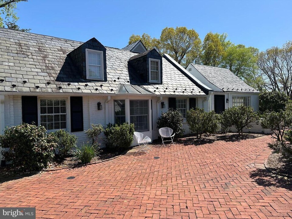11 Chatham Heights Rd in Fredericksburg, VA - Building Photo