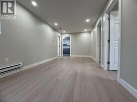 6869 Gladstone St in Vancouver, BC - Building Photo