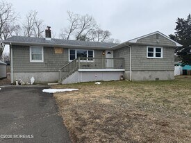 63 Shorewood Dr in Berkeley Township, NJ - Building Photo