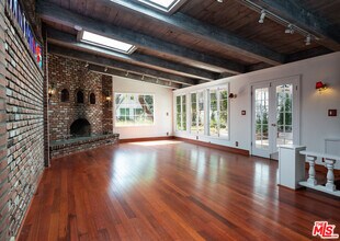 14842 Morrison St in Los Angeles, CA - Building Photo - Building Photo