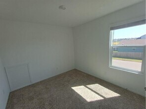 100 Tugboat Annie Wy in Jarrell, TX - Building Photo - Building Photo