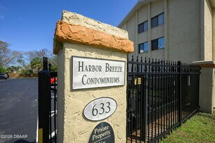 633 S Palmetto Ave in Daytona Beach, FL - Building Photo