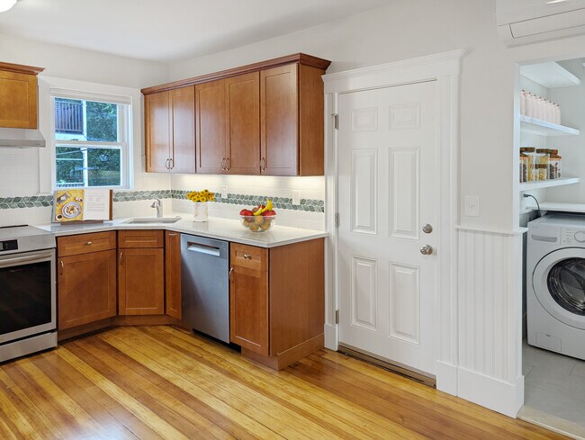 22 Reed St, Unit 2 in Cambridge, MA - Building Photo - Building Photo