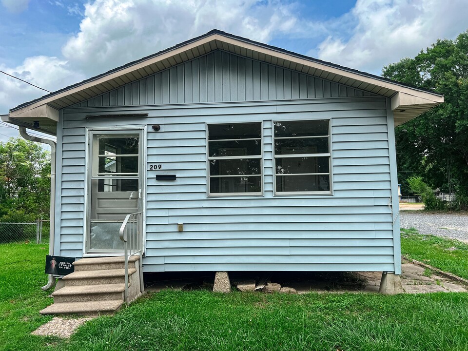 209 Ransome St in Lafayette, LA - Building Photo