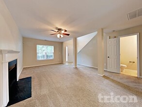 5415 Kiev Dr in Charlotte, NC - Foto de edificio - Building Photo