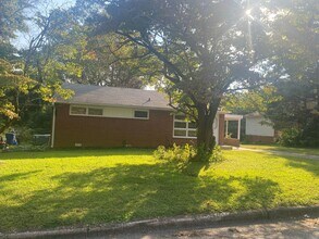 502 Doggett Dr in Graham, NC - Building Photo - Building Photo