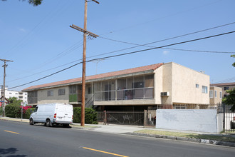 1056 Dewey Ave in Los Angeles, CA - Building Photo - Building Photo