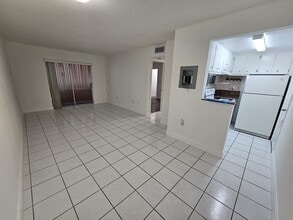 Terrace View Apartments in Miami, FL - Foto de edificio - Building Photo