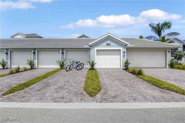 property at 14271 Heritage Landing Blvd