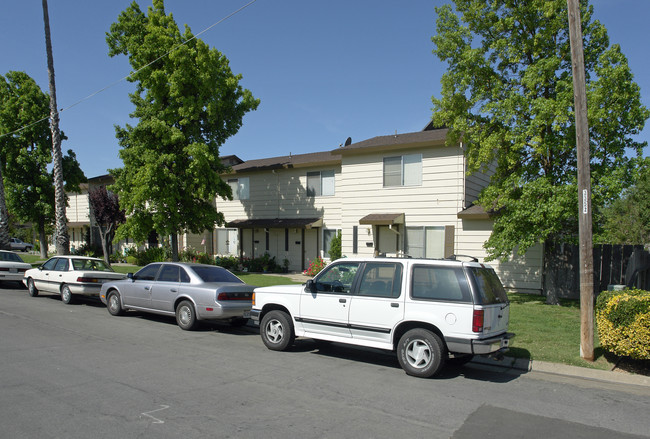 1239-1251 Virginia St in Merced, CA - Foto de edificio - Building Photo