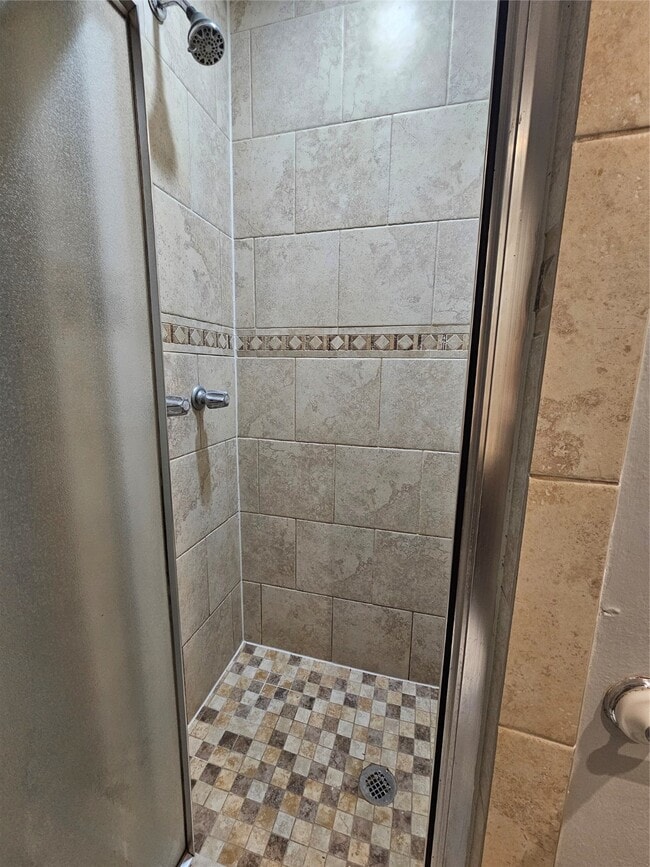 property at 2502 Knoll St