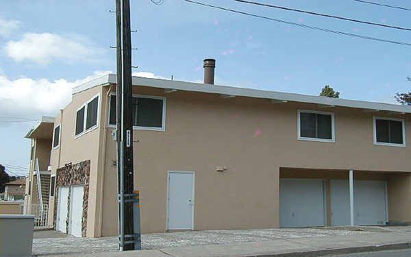 5407 Clinton Ave in Richmond, CA - Building Photo