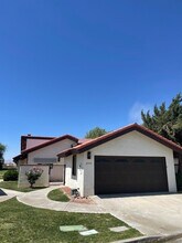 21313 Conklin Ct in California City, CA - Foto de edificio - Building Photo