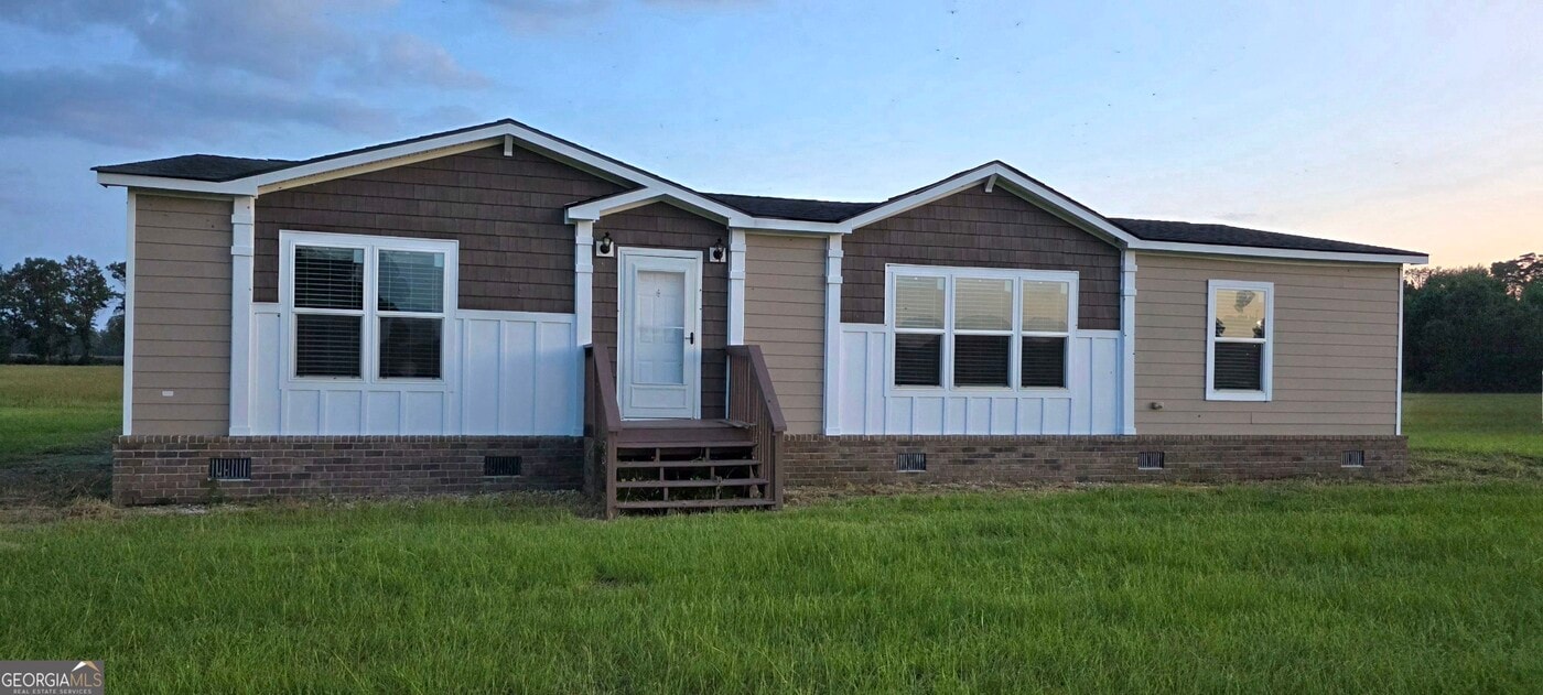 378 Tom McCall Rd in Claxton, GA - Building Photo