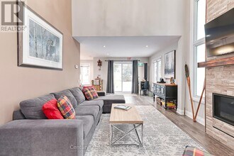 110 Fairway Ct in Blue Mountains, ON - Building Photo - Building Photo