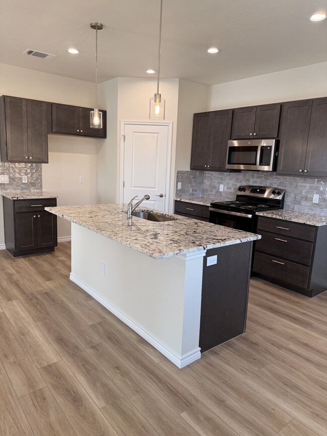510 War Admiral Dr in Jarrell, TX - Building Photo - Building Photo