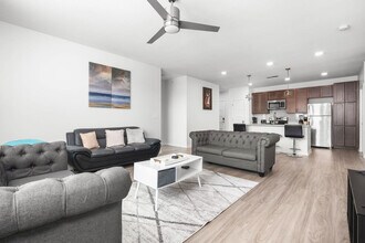 11150 Lantern Rd in Fishers, IN - Building Photo - Building Photo