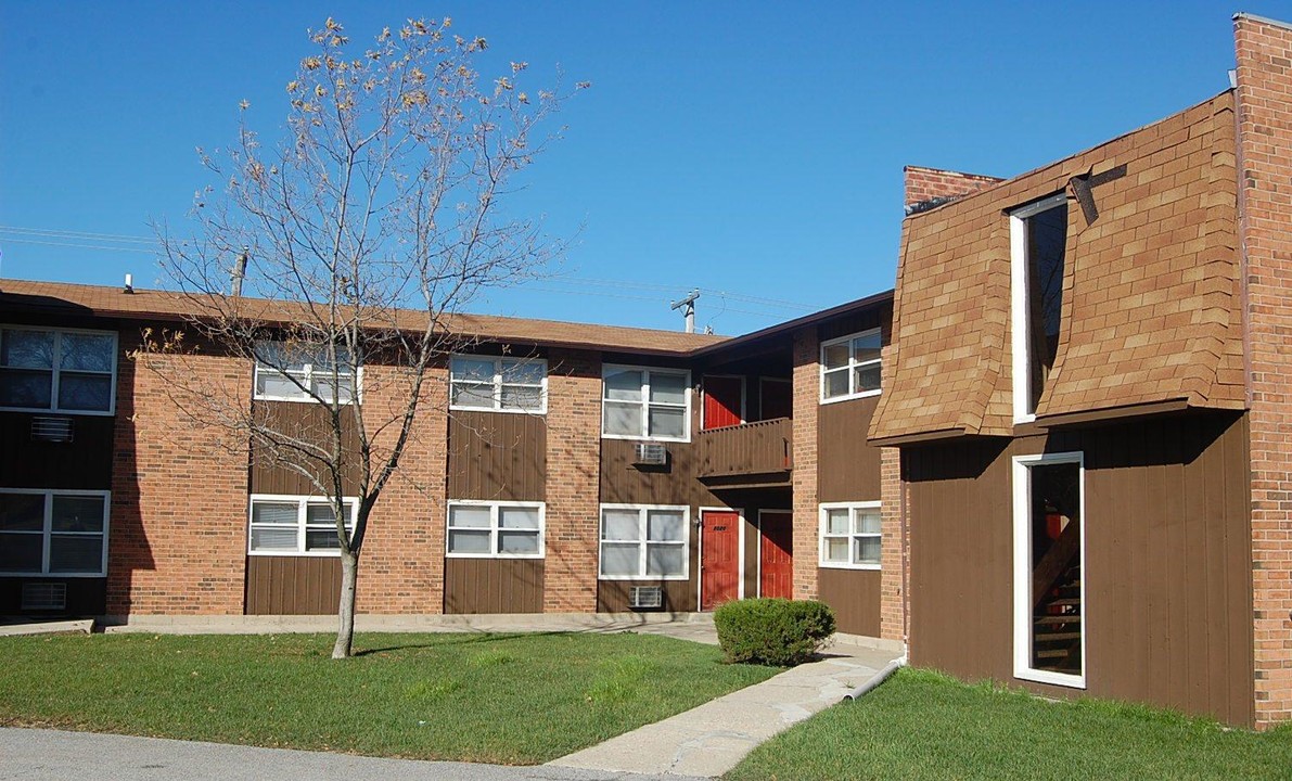 Forest Glen in Zion, IL - Building Photo