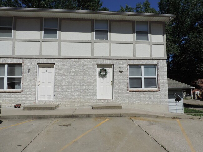 404 Grover St in Warrensburg, MO - Building Photo - Building Photo