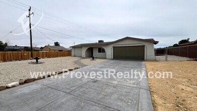 22091 Goshute Ave in Apple Valley, CA - Building Photo - Building Photo