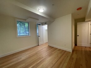 65 Cameron St, Unit 5 in Brookline, MA - Building Photo - Building Photo