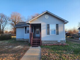 1220 Martin Luther King Jr Dr in Paducah, KY - Building Photo