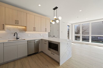 2354 W Polk St in Chicago, IL - Foto de edificio - Building Photo