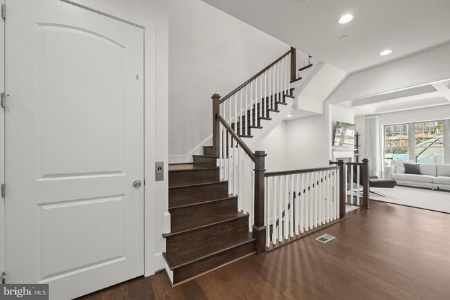 131 Bytham Ridge Ln in Potomac, MD - Building Photo - Building Photo