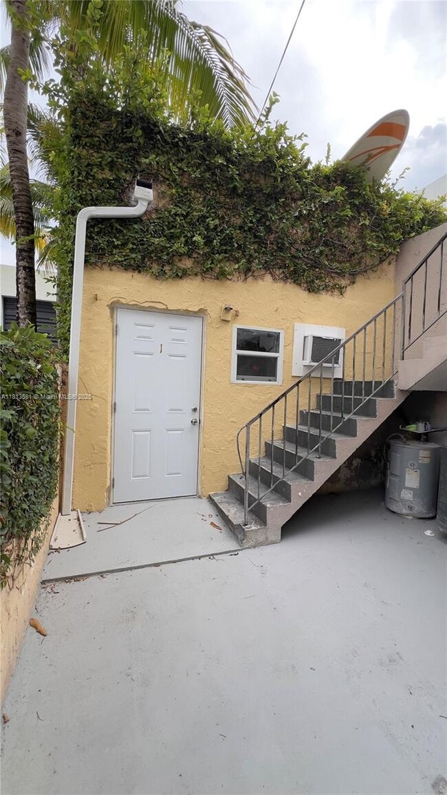1845 Bay Rd in Miami Beach, FL - Building Photo - Building Photo