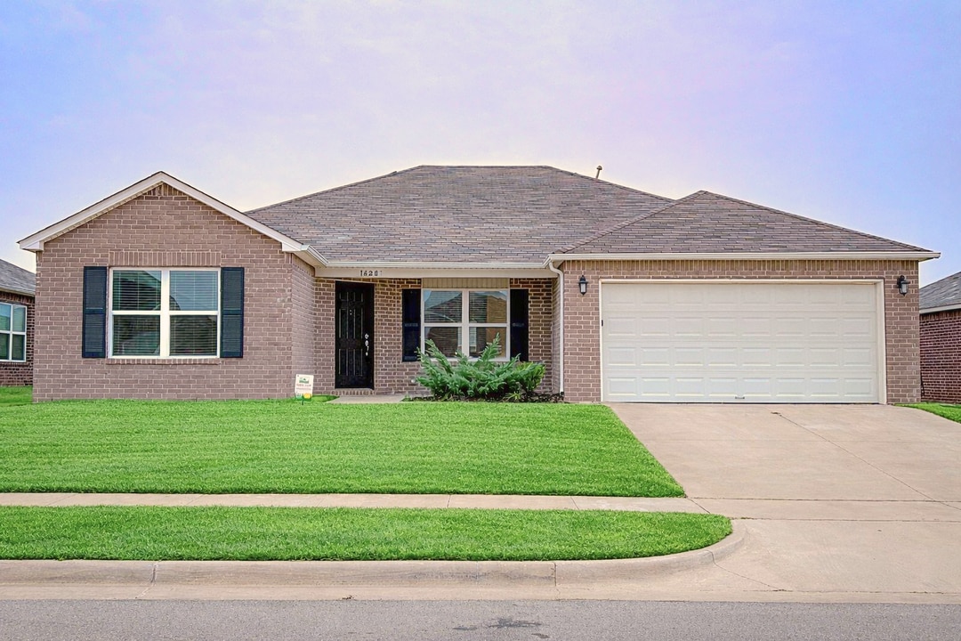 16207 S 87th E Ave in Bixby, OK - Building Photo