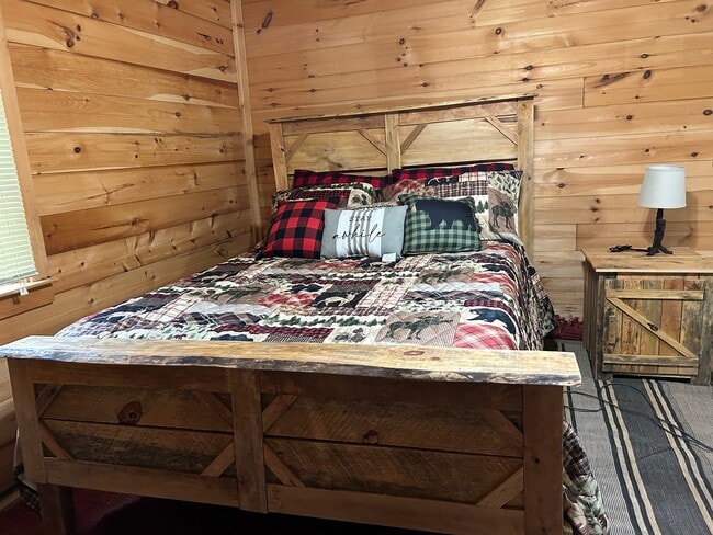 1523 Mining Town Rd in Mountain City, TN - Building Photo - Building Photo