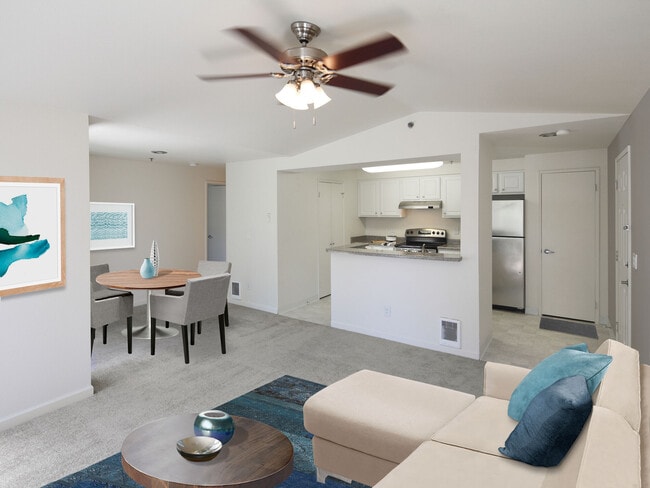 The Docks at Redmond Lakeview in Redmond, WA - Building Photo - Building Photo