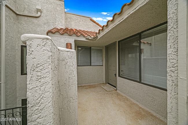 10055 E Mountain View Rd in Scottsdale, AZ - Building Photo - Building Photo
