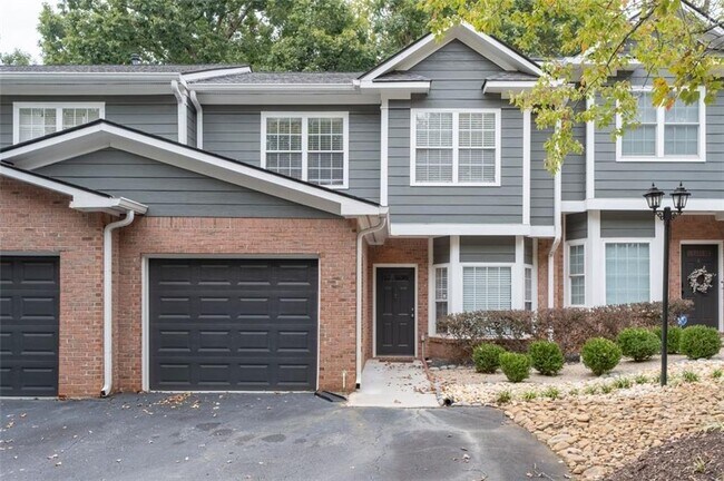 2680 Pine Tree Rd NE in Atlanta, GA - Building Photo - Building Photo