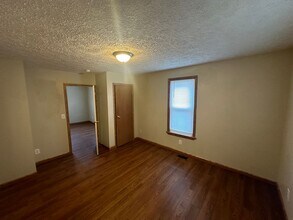 320 McConnell St in Grove City, PA - Building Photo - Building Photo