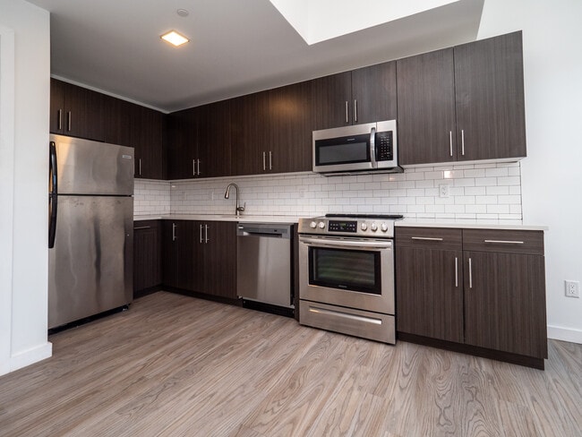 The Roxy in Jersey City, NJ - Foto de edificio - Building Photo