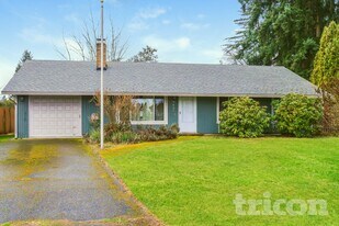 7420 NE 62nd Ave in Vancouver, WA - Building Photo