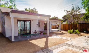 624 Paige Ln in Thousand Oaks, CA - Foto de edificio - Building Photo