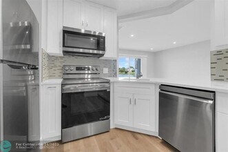 3425 NW 44th St in Lauderdale Lakes, FL - Building Photo - Building Photo