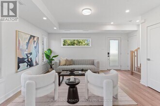 15 Acorn Ave in Toronto, ON - Building Photo - Building Photo