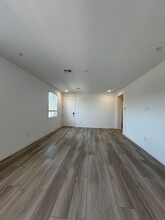 9769 Redwood Cascade St in Las Vegas, NV - Building Photo - Building Photo