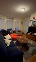 107 Highland St, Unit 3L in Worcester, MA - Foto de edificio - Building Photo