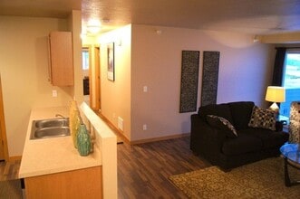 1616 20th Ave NW in Minot, ND - Building Photo - Building Photo