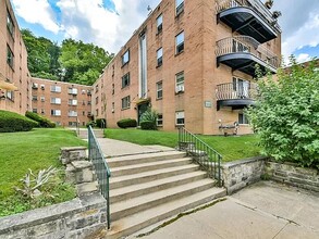 Claridge Apartments in Pittsburgh, PA - Building Photo - Building Photo