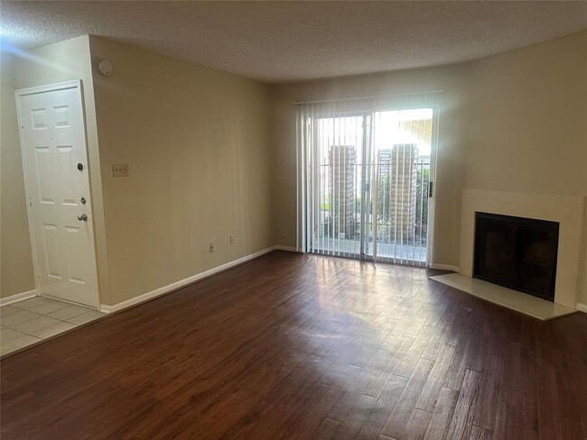 2120 El Paseo St in Houston, TX - Building Photo - Building Photo